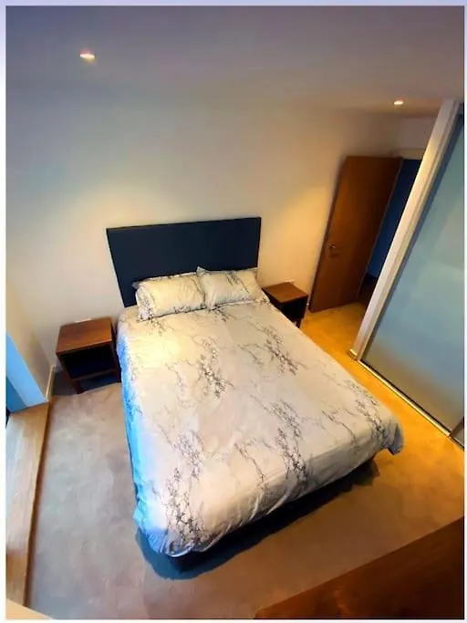 Lovely One Bedroom Apartment In Ilford Town 0*,
